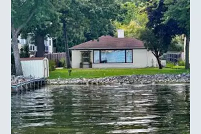 N21W28512  Louis Ave, Delafield, WI 53072 - Photo 1