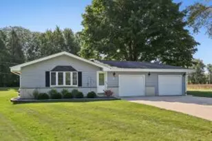 W182N5742 Balsam Ct, Menomonee Falls, WI 53051 - Photo 1