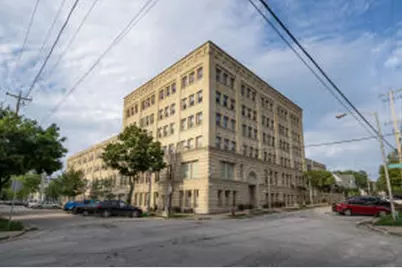 904 E Pearson St, Milwaukee, WI 53202 - Photo 1