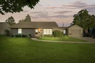 208 Kenwood Dr, Thiensville, WI 53092 - Photo 1