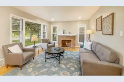 5325 W Lincoln Creek Dr, Milwaukee, WI 53218 - Photo 1