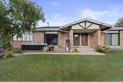 W54N114  McKinley Ct, Cedarburg, WI 53012 - Photo 1