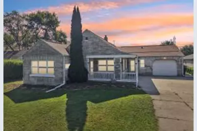 3141 W Bottsford Ave, Greenfield, WI 53221 - Photo 1