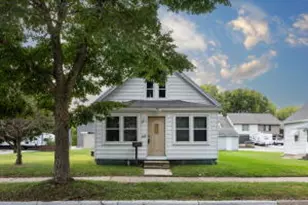 2322 13th St, La Crosse, WI 54601 - Photo 1