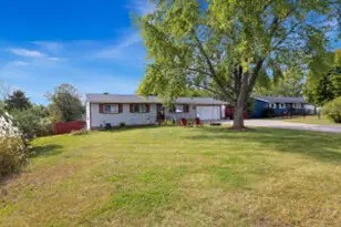 518 Birch St, Onalaska, WI 54650 - Photo 1