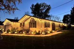 1910 S 35th St, Manitowoc, WI 54220 - Photo 1