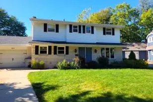 1823 W Holmes Ct, Milwaukee, WI 53221 - Photo 1