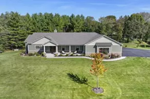 6844 Horseshoe Trail, Burlington, WI 53105 - Photo 1