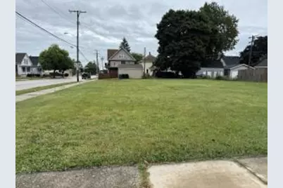 901  Hayes Ave, Racine, WI 53405 - Photo 1