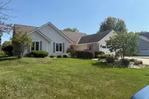 W151N7546 Wood Vw Dr, Menomonee Falls, WI 53051 - Photo 1