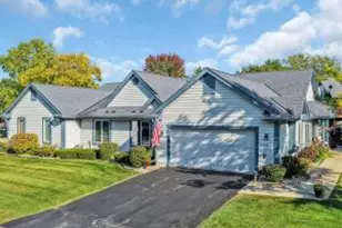 966 Bay View Cir, Mukwonago, WI 53149 - Photo 1