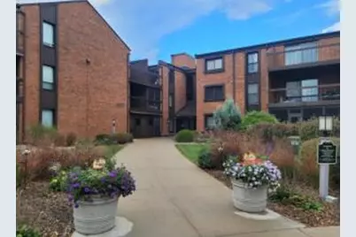 6100 W Stonehedge Dr, Greenfield, WI 53220 - Photo 1