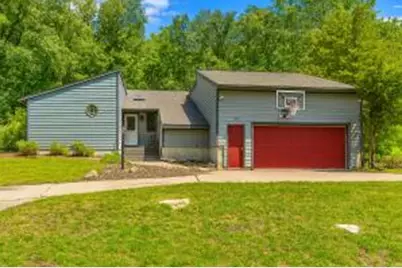 386  Pleasant Hill Dr, Winona, MN 55987 - Photo 1