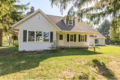 N79W33915  Petersen Rd, Merton, WI 53066 - Photo 1