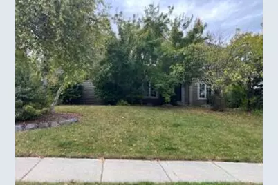 339  Jonathan Dr, Pewaukee, WI 53072 - Photo 1