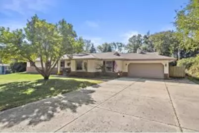 N61W16085  Hawthorne Dr, Menomonee Falls, WI 53051 - Photo 1