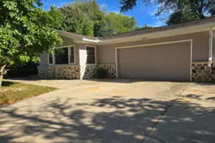 917 E Roberta Ave, Waukesha, WI 53186 - Photo 1