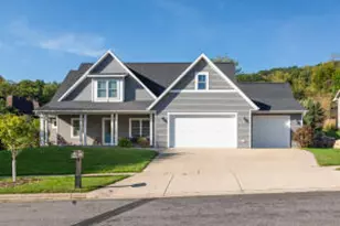 923 Aspen Valley Dr, Onalaska, WI 54650 - Photo 1