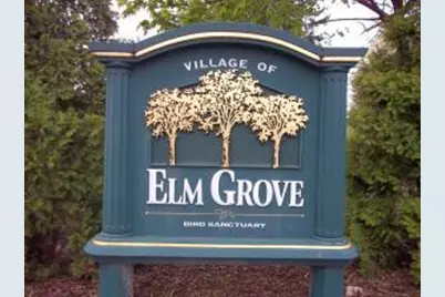 13055  Green Meadow Ct, Elm Grove, WI 53122 - Photo 1