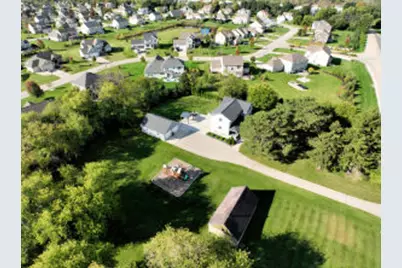 N46W22811  Lindsay Rd, Pewaukee, WI 53072 - Photo 1