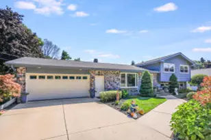 5048 River Heights Dr, Manitowoc, WI 54220 - Photo 1