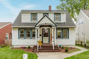 4666 N Ironwood Ln, Glendale, WI 53209 - Photo 1