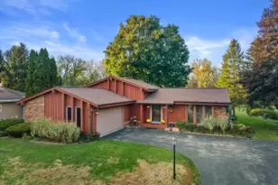 6980 Horizon Dr, Greendale, WI 53129 - Photo 1