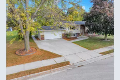 615 S 10th St, Oostburg, WI 53070 - Photo 1