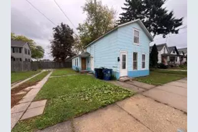 911  Racine St, Racine, WI 53403 - Photo 1