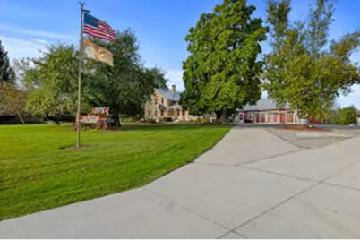 2722  Woodland Dr, Manitowoc, WI 54220 - Photo 1