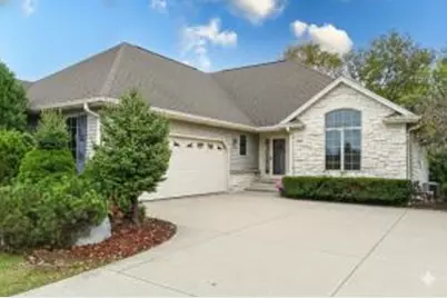 16607 W Sumerland Ct, New Berlin, WI 53151 - Photo 1