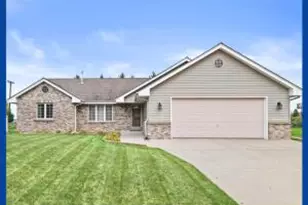1596 Oriole Dr, Hartford, WI 53027 - Photo 1