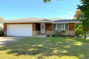 4602 N 118th St, Wauwatosa, WI 53225 - Photo 1