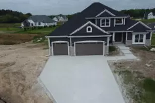 W258N5755 Vista Ct, Lisbon, WI 53089 - Photo 1