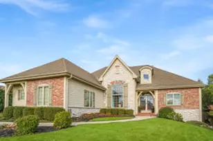 W207N5558 Carters Crossing Cir, Menomonee Falls, WI 53051 - Photo 1