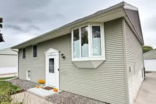 2851 29th Ct, La Crosse, WI 54601 - Photo 1