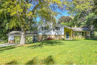 19250  Benington Dr, Brookfield, WI 53045 - Photo 1