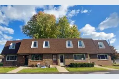 276  Karen Ct, Hartford, WI 53027 - Photo 1