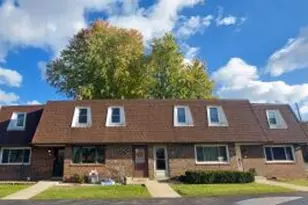 276 Karen Ct, Hartford, WI 53027 - Photo 1