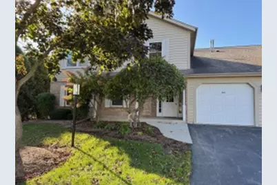 939  Crestwood Dr, Burlington, WI 53105 - Photo 1