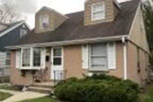 9719 W Lisbon Ave, Milwaukee, WI 53222 - Photo 1