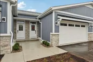 405 Falcon Dr, Burlington, WI 53105 - Photo 1