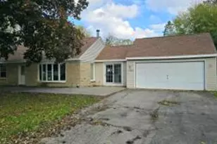 2902 S 124th St, West Allis, WI 53227 - Photo 1