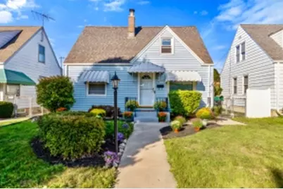 9544 W Metcalf Pl, Milwaukee, WI 53222 - Photo 1