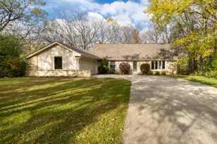 N7W31376 Cambridge Ct, Delafield, WI 53018 - Photo 1