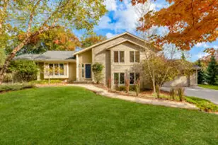 34352 Valley Rd, Delafield, WI 53066 - Photo 1