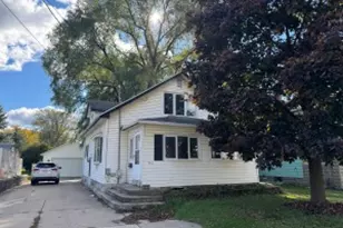 937 E Moreland Blvd, Waukesha, WI 53186 - Photo 1