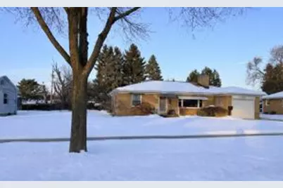 934  Illinois St, Racine, WI 53405 - Photo 1