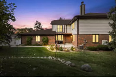 8124 S Legend Dr, Franklin, WI 53132 - Photo 1