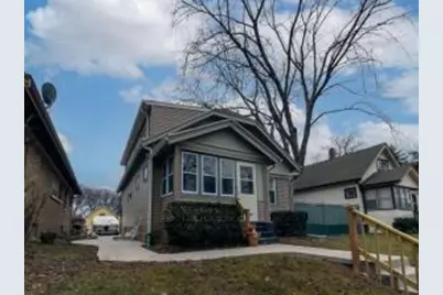 5549 N 33rd St, Milwaukee, WI 53209 - Photo 1